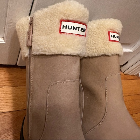 ✨ HUNTER ✨ NWT Women’s Marisol Waterproof Zip Platform Boot Faux Shearling SZ 6 - Picture 3 of 16